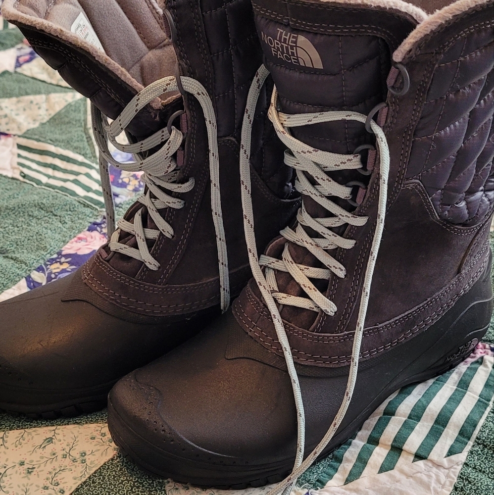The North Face Winter Boots, Size 9 Women's, Gray/Purple